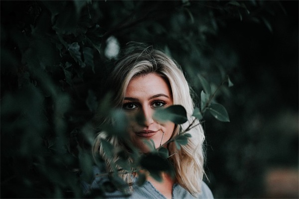 诗韵含伤感句子99句