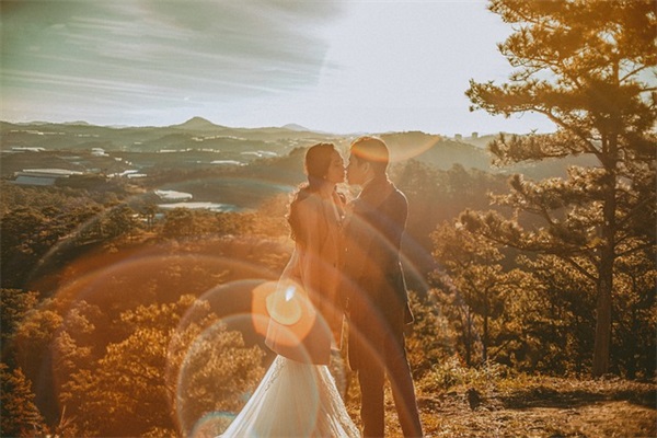 公司年会的主持词串词