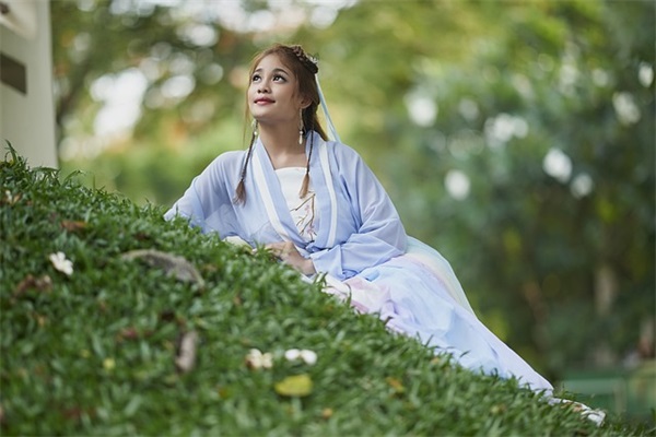 清明时节踏青寄语2025年 清明祭奠英雄的寄语